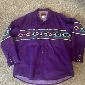 Vintage men’s Wrangler Pearl snap long sleeve shirt.  Size XL PURPLE